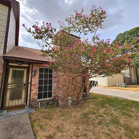 Centrally Located Houston Retreat! Sleeps 8, 10 Min To Downtown, Free Parking Esterno foto