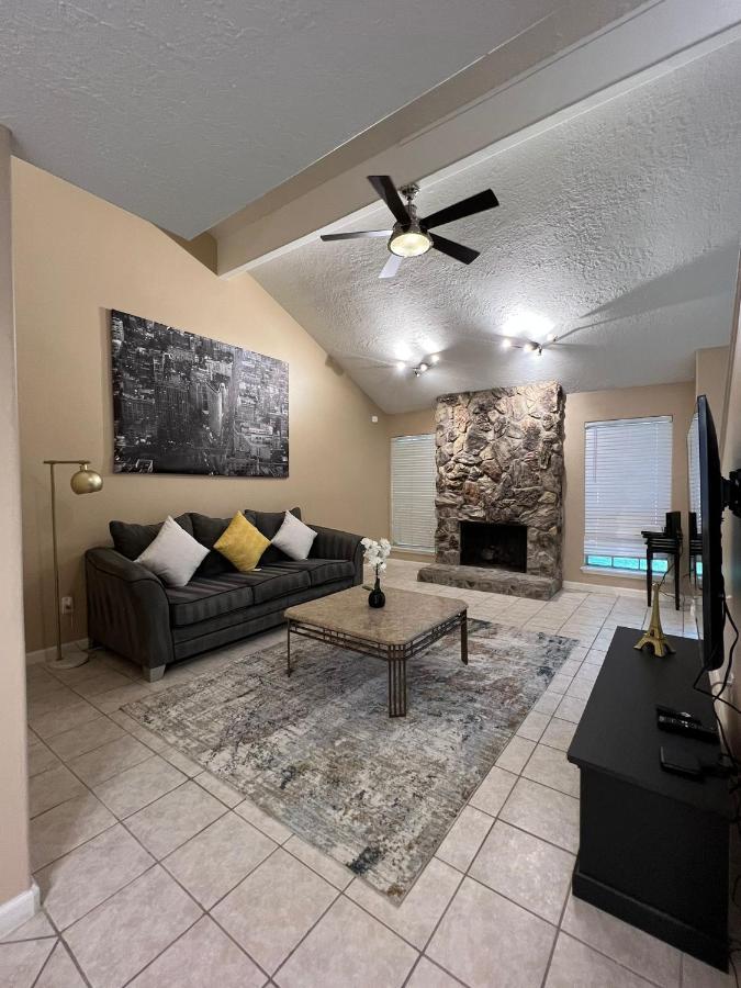 Centrally Located Houston Retreat! Sleeps 8, 10 Min To Downtown, Free Parking Esterno foto
