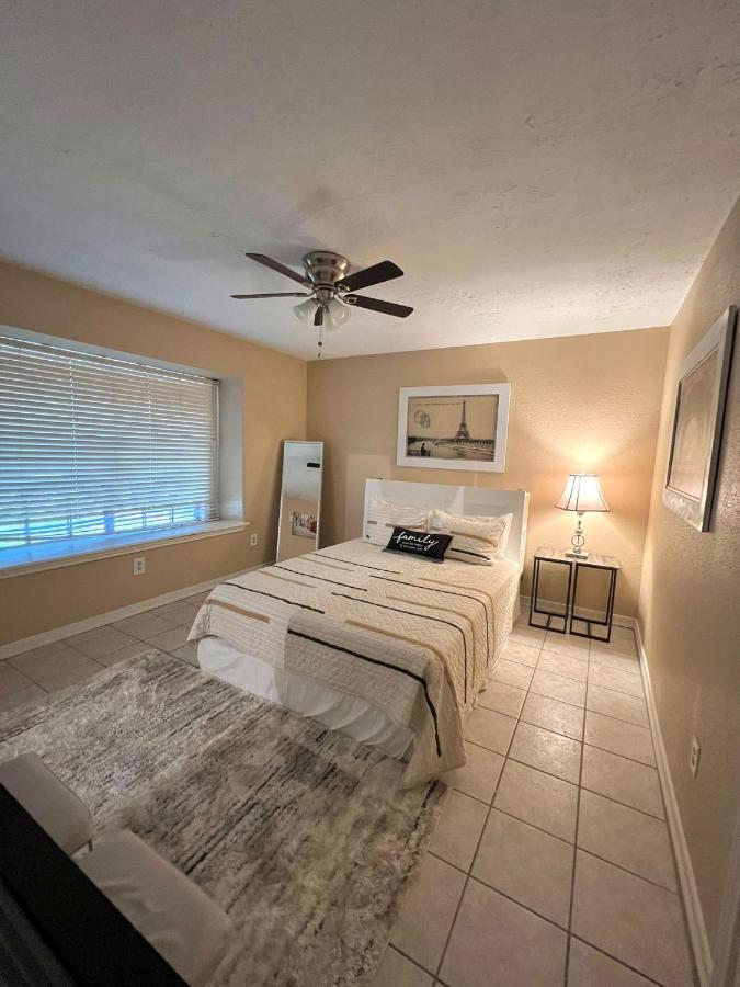 Centrally Located Houston Retreat! Sleeps 8, 10 Min To Downtown, Free Parking Esterno foto