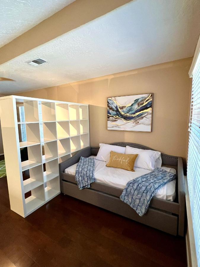 Centrally Located Houston Retreat! Sleeps 8, 10 Min To Downtown, Free Parking Esterno foto