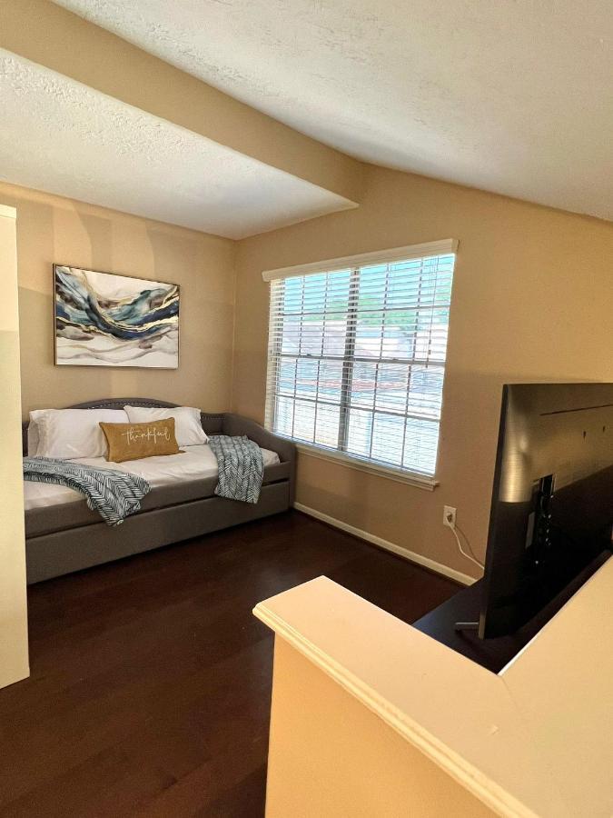Centrally Located Houston Retreat! Sleeps 8, 10 Min To Downtown, Free Parking Esterno foto