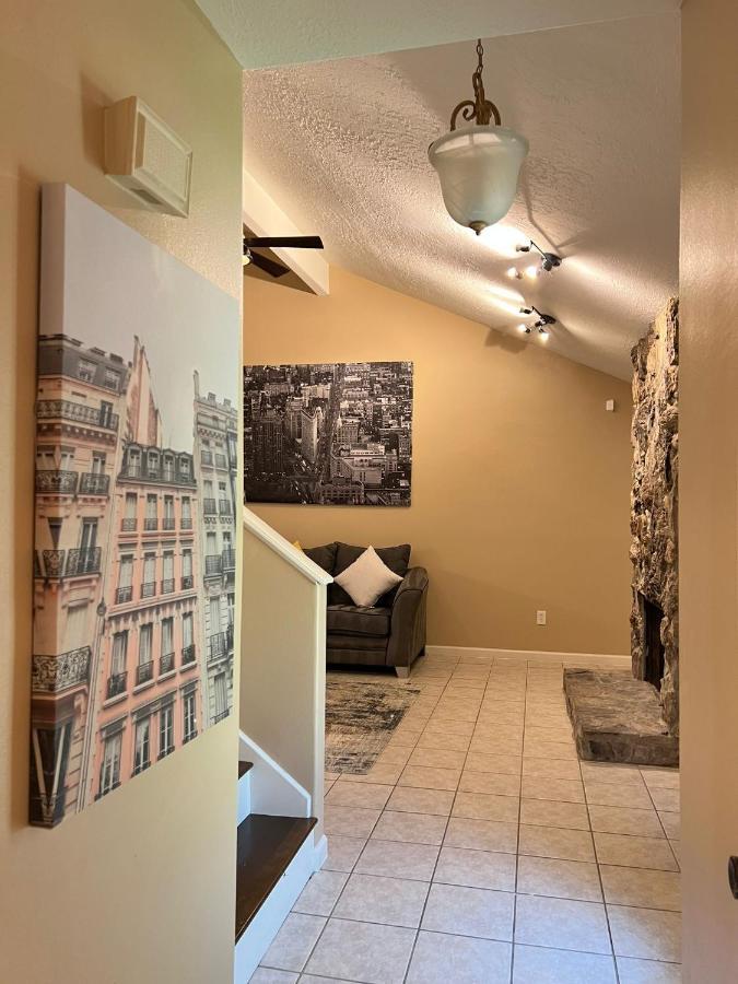 Centrally Located Houston Retreat! Sleeps 8, 10 Min To Downtown, Free Parking Esterno foto