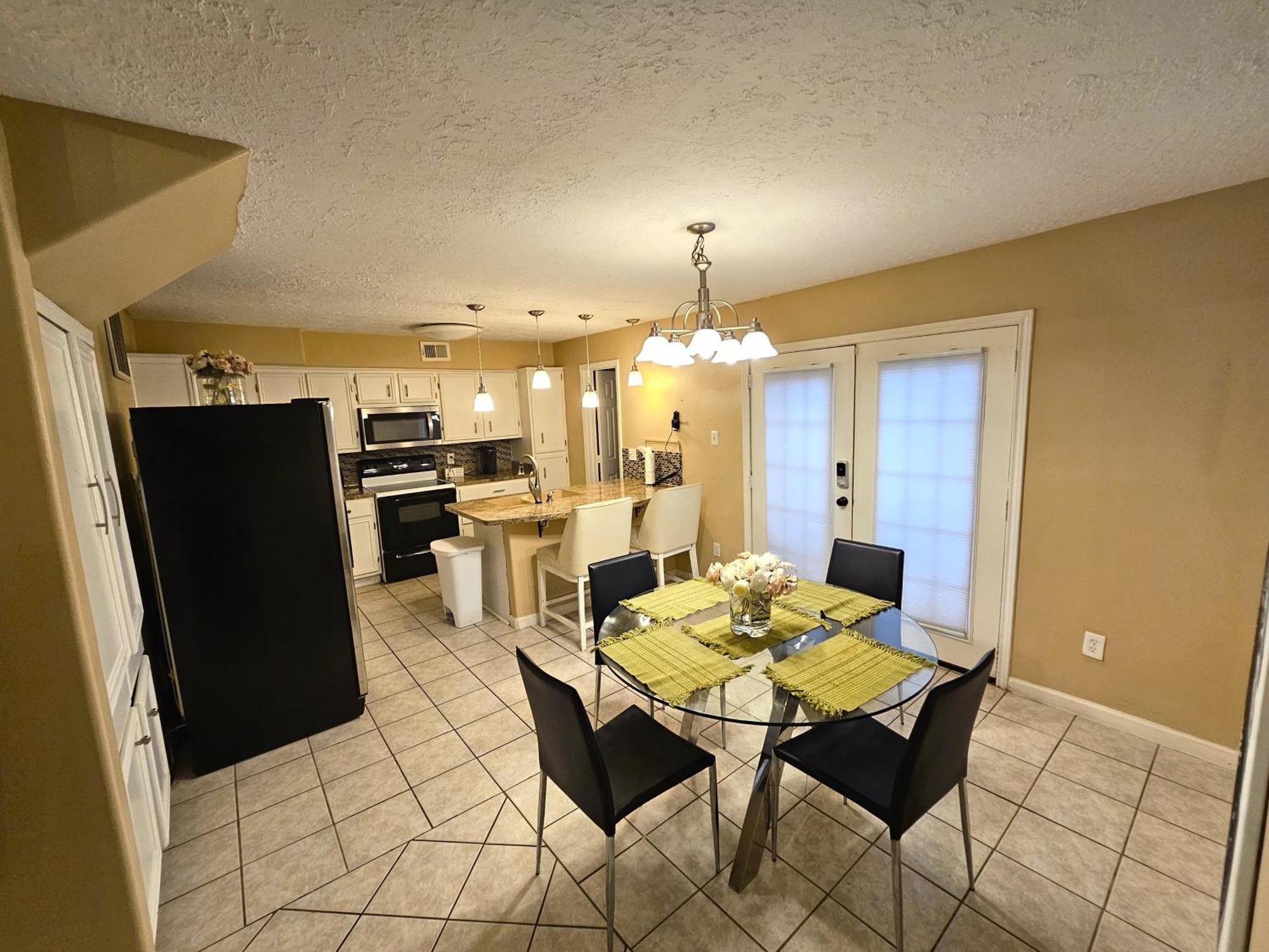 Centrally Located Houston Retreat! Sleeps 8, 10 Min To Downtown, Free Parking Esterno foto